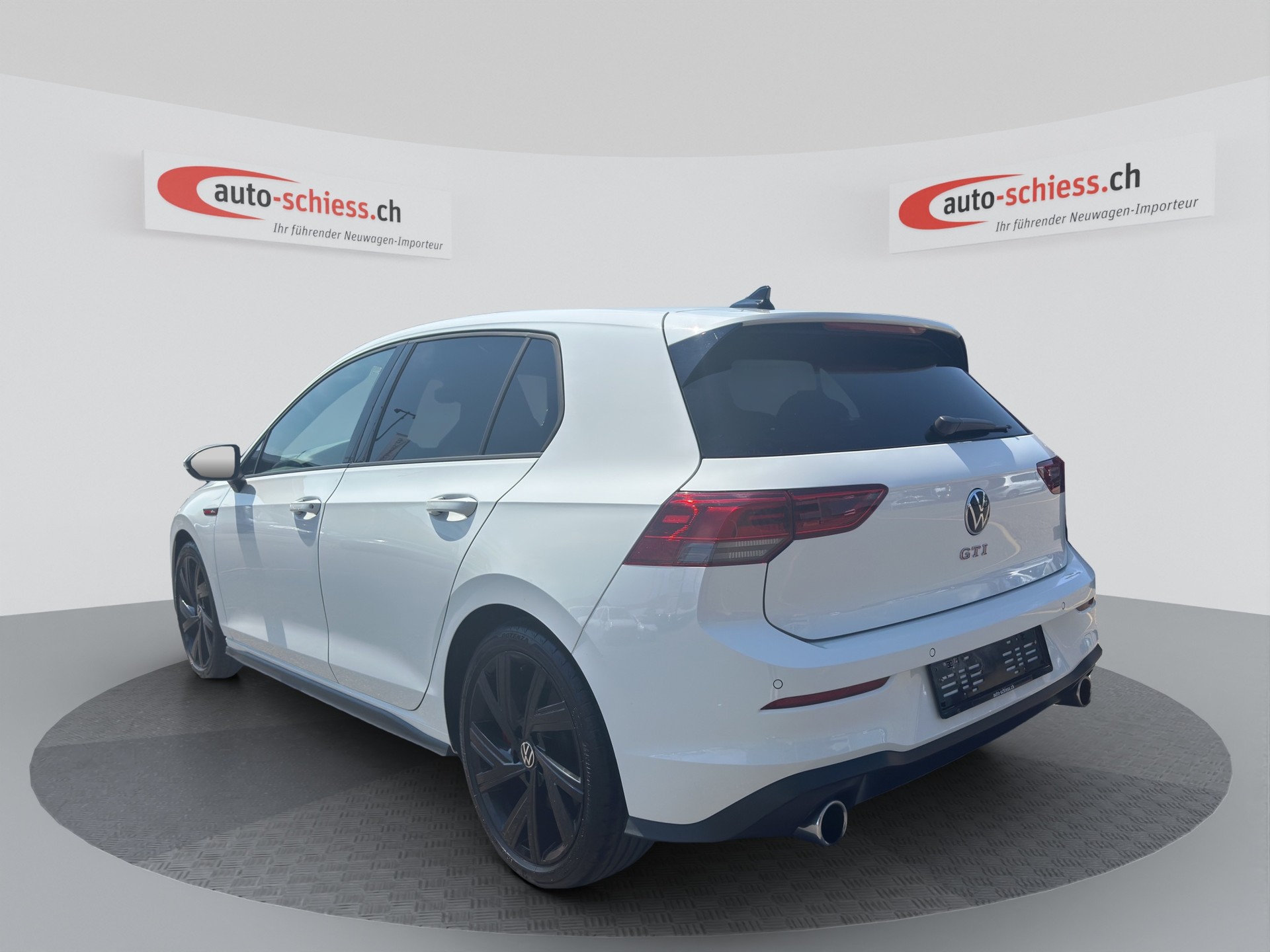 VW Golf GTI VIII LIM. 2.0 TSI DSG-image-2