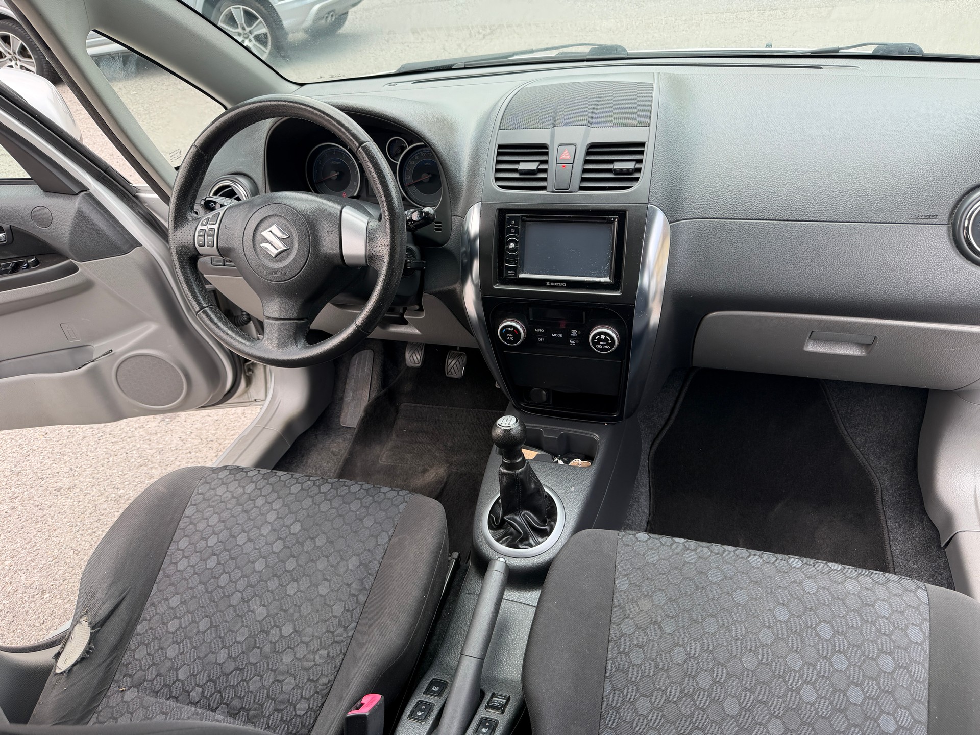 SUZUKI SX4 1.6 16V GL Top 4WD-image-10