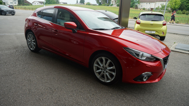 MAZDA 3 2.0 16V Revolution-showroom-element-3