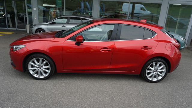 MAZDA 3 2.0 16V Revolution-showroom-element-2