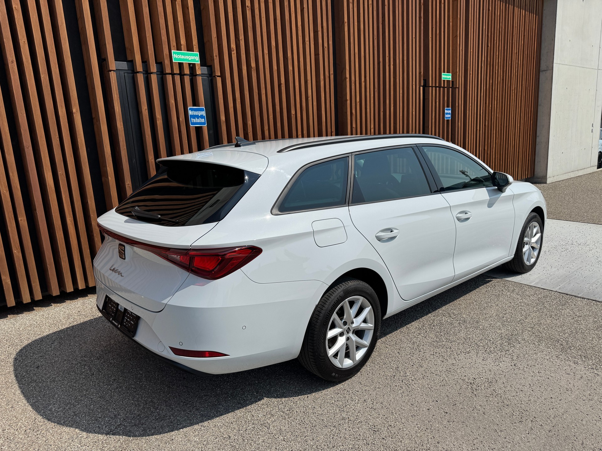 SEAT Leon ST 2.0 TDI EVO DSG Style-image-5