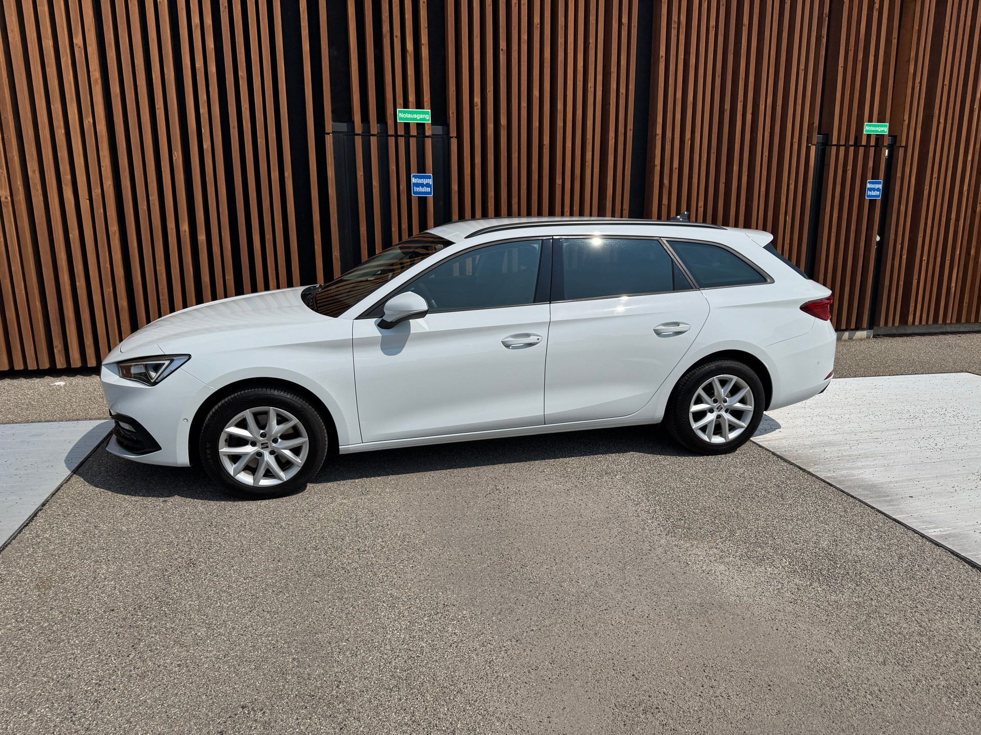 SEAT Leon ST 2.0 TDI EVO DSG Style-image-2