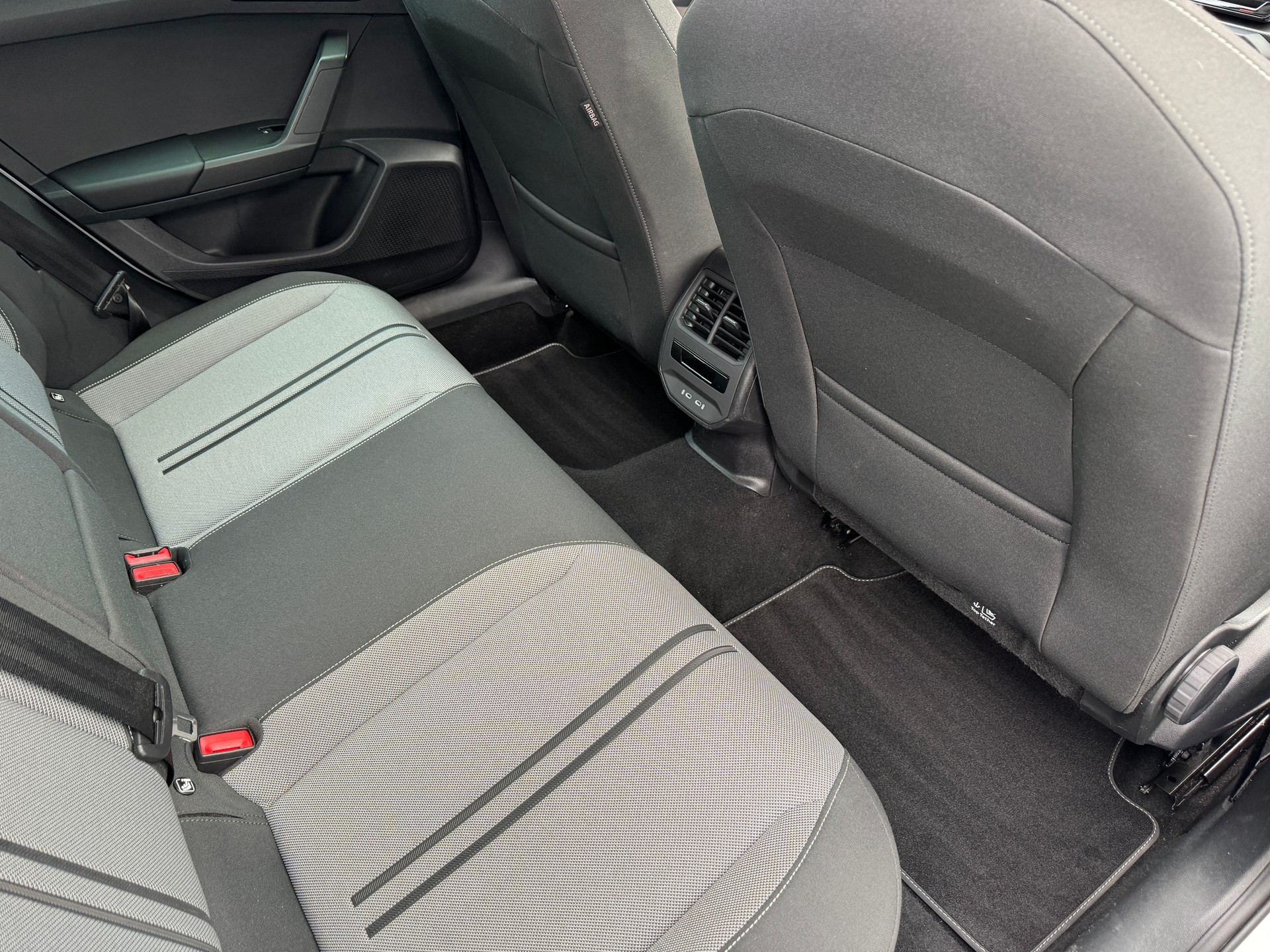 SEAT Leon ST 2.0 TDI EVO DSG Style-image-4