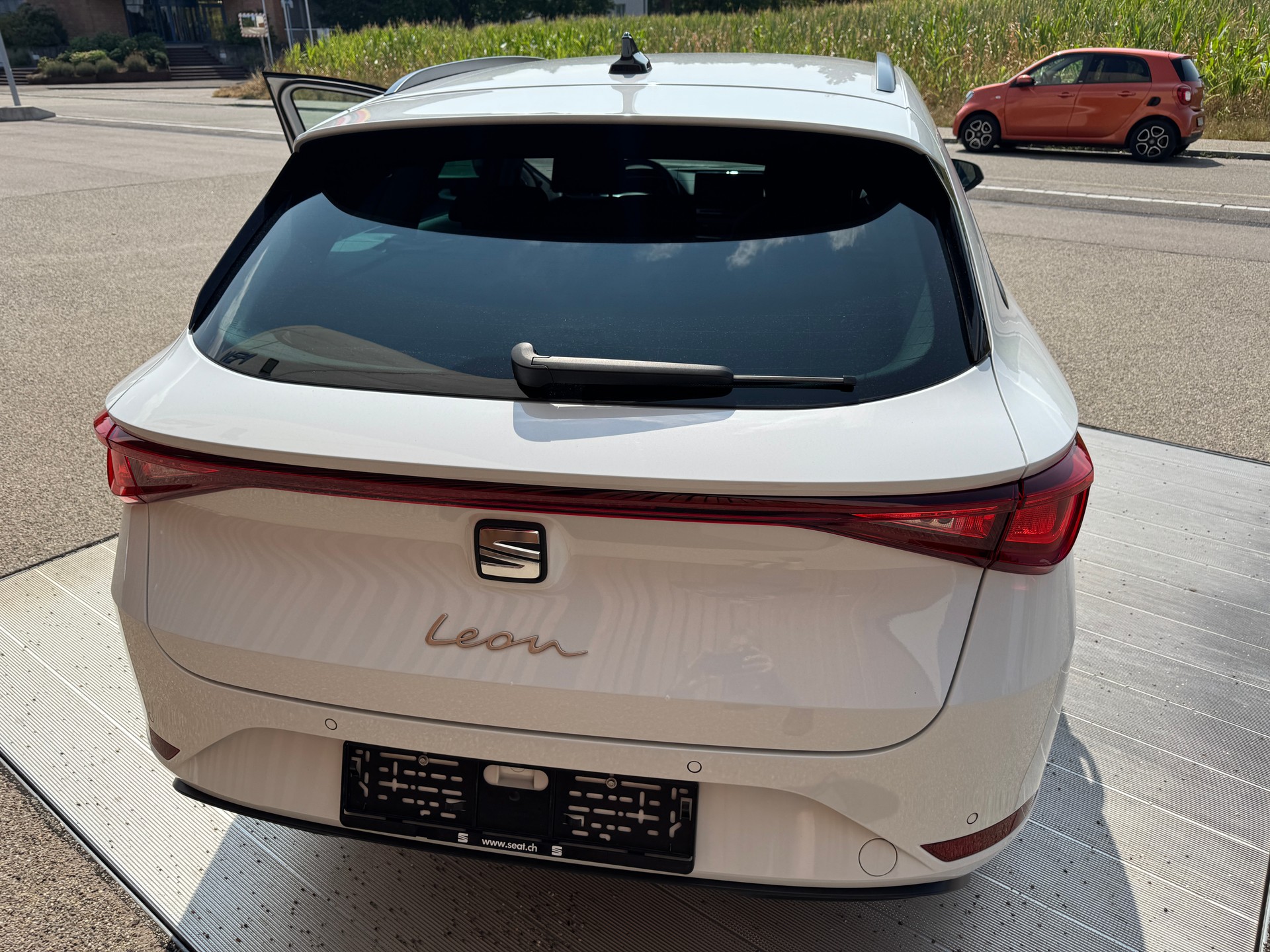 SEAT Leon ST 2.0 TDI EVO DSG Style-image-6