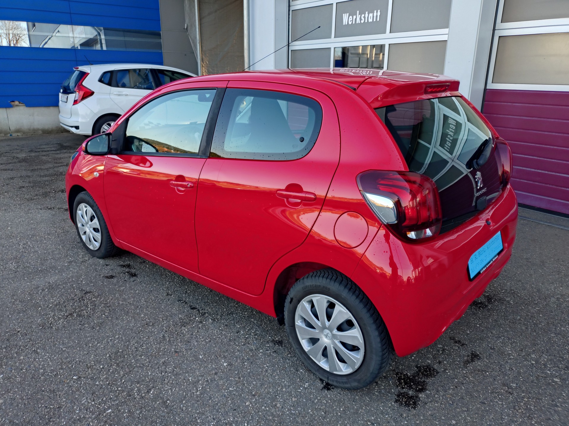 PEUGEOT 108 1.0 VTi Allure-image-7