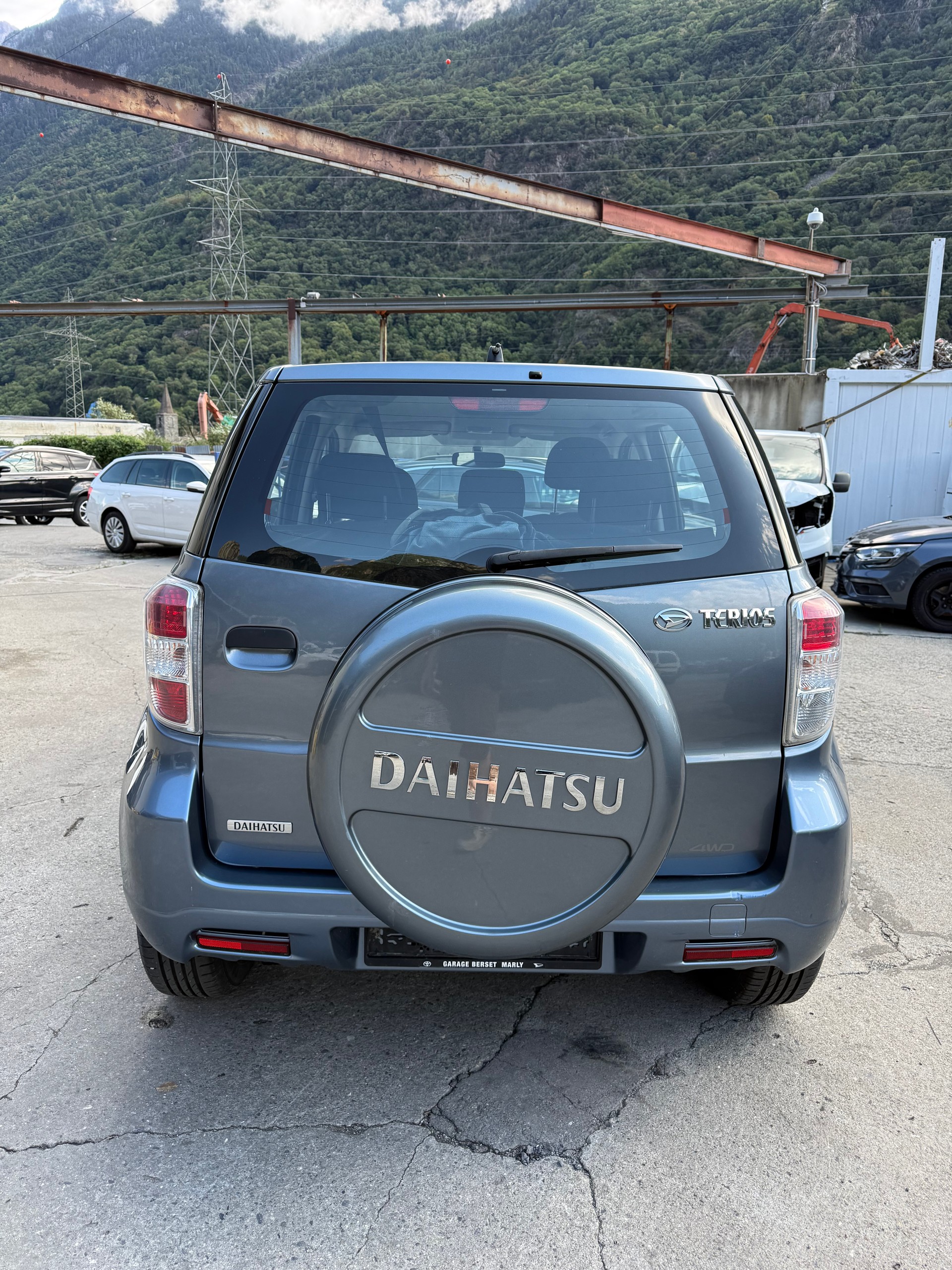 DAIHATSU Terios 1.5 16V 4WD Automatic-image-8