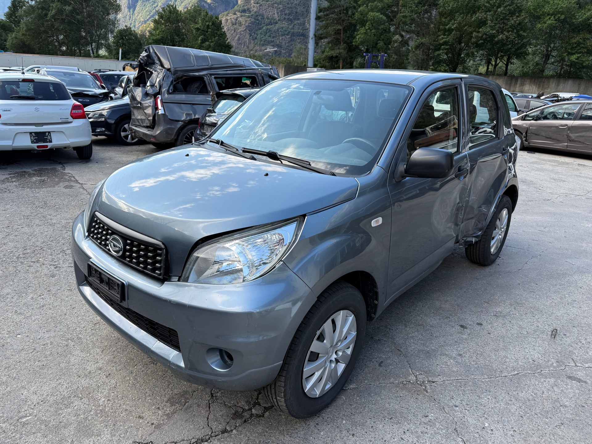 DAIHATSU Terios 1.5 16V 4WD Automatic-image-2