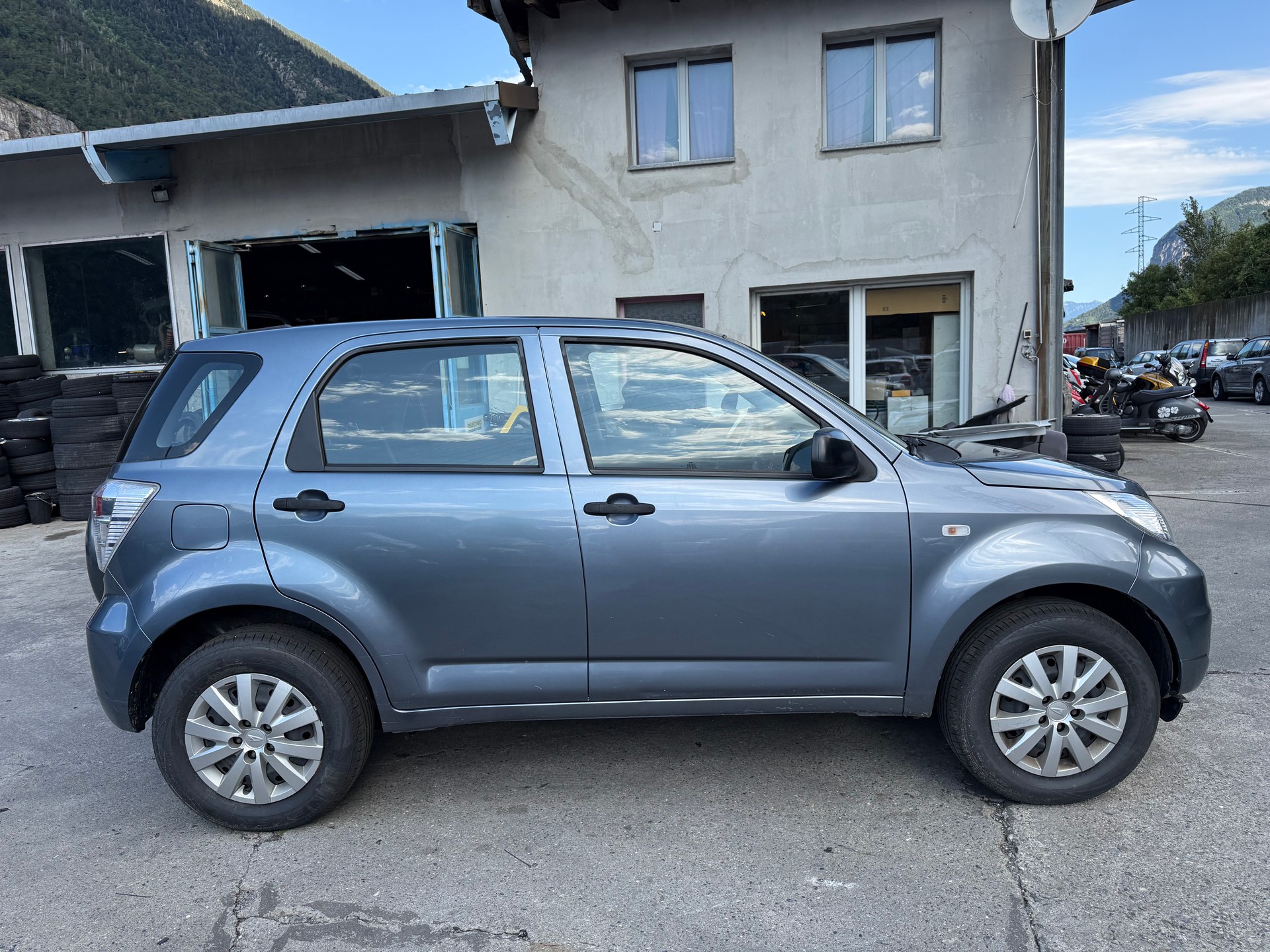 DAIHATSU Terios 1.5 16V 4WD Automatic-image-6