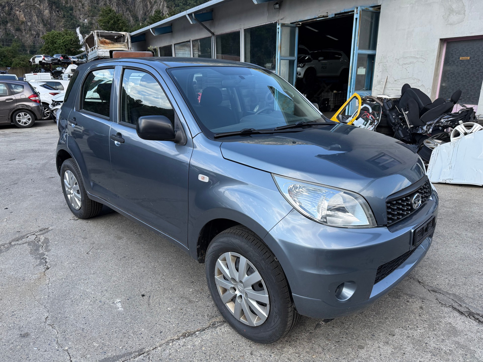DAIHATSU Terios 1.5 16V 4WD Automatic-image-5