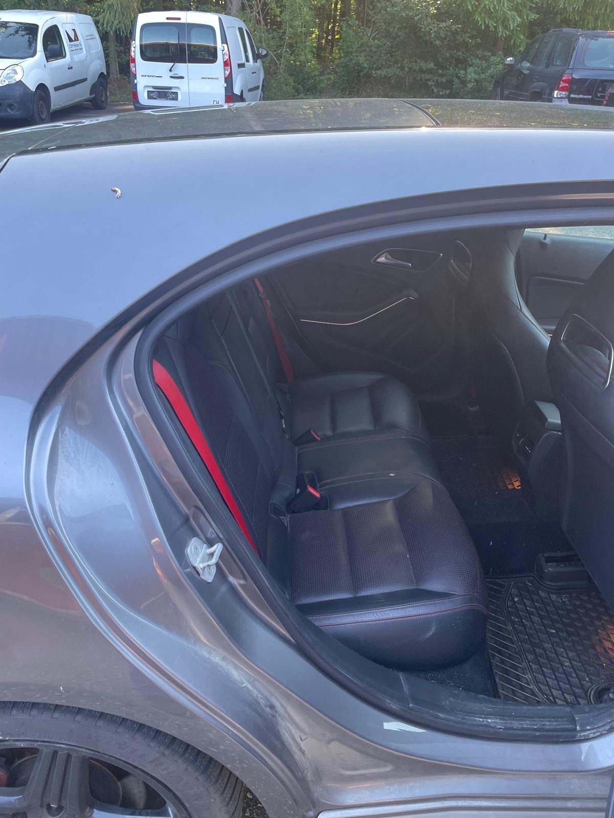 MERCEDES-BENZ A 250 Sport 4Matic 7G-DCT-image-12