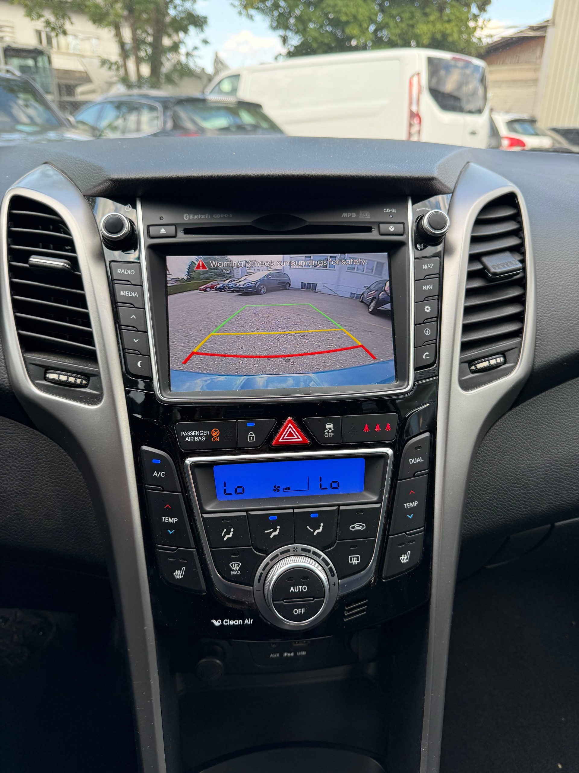 HYUNDAI i30 1.6 GDI Premium Automatic-image-10