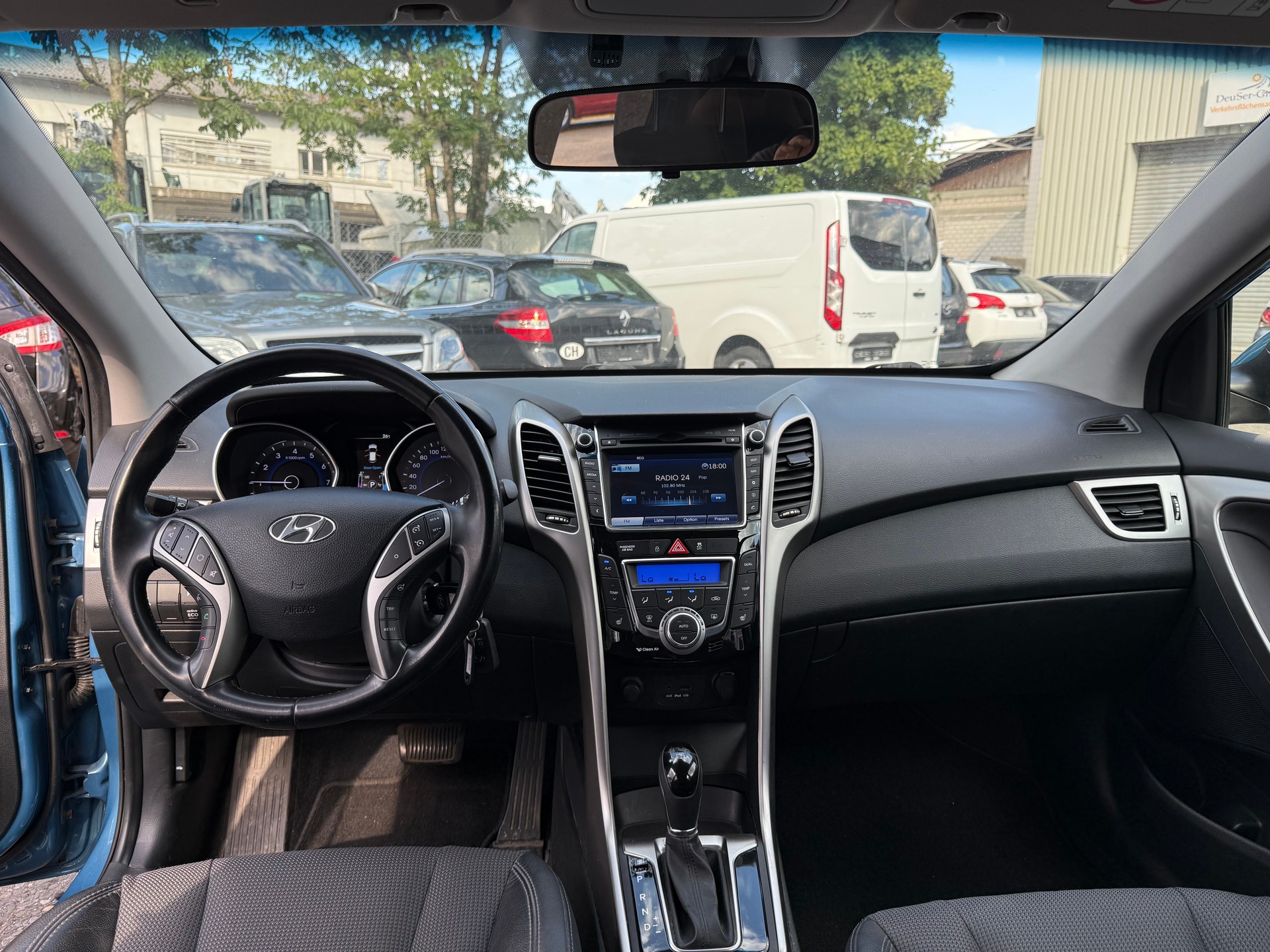 HYUNDAI i30 1.6 GDI Premium Automatic-image-5