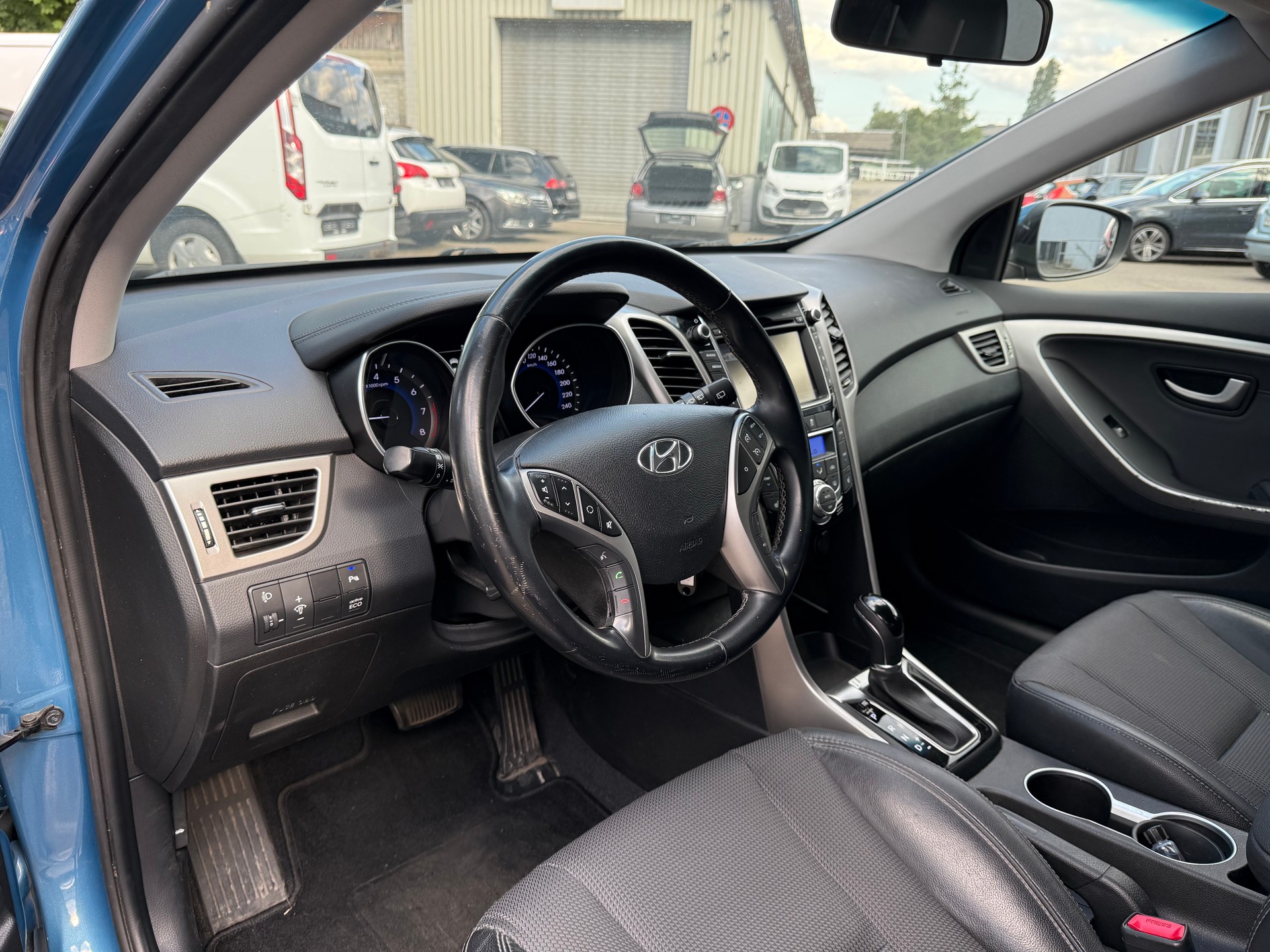 HYUNDAI i30 1.6 GDI Premium Automatic-image-6