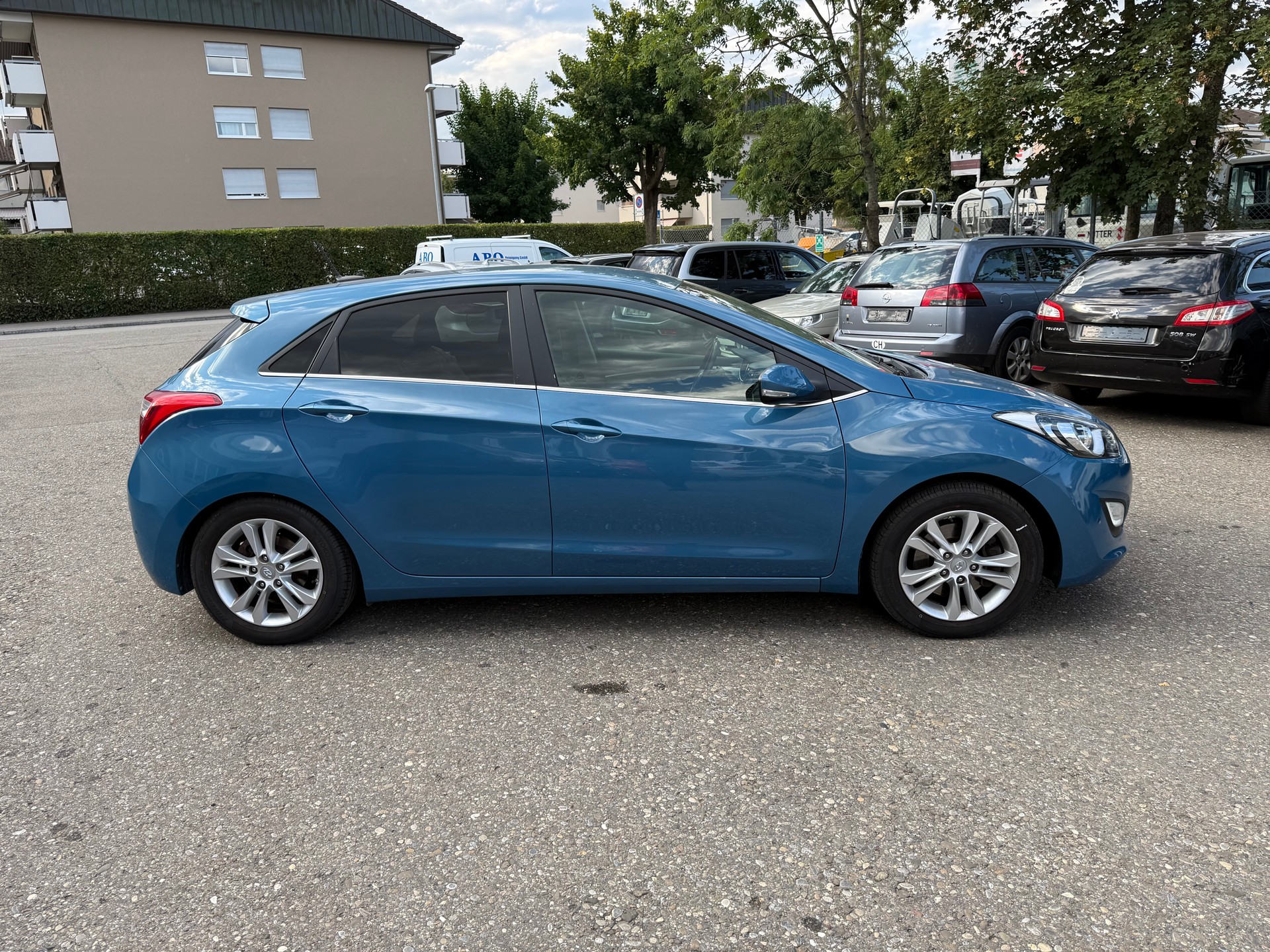 HYUNDAI i30 1.6 GDI Premium Automatic-image-4