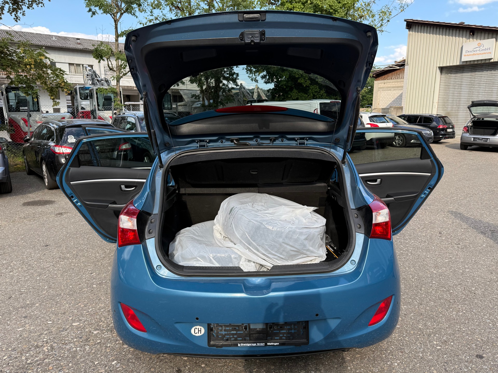 HYUNDAI i30 1.6 GDI Premium Automatic-image-9