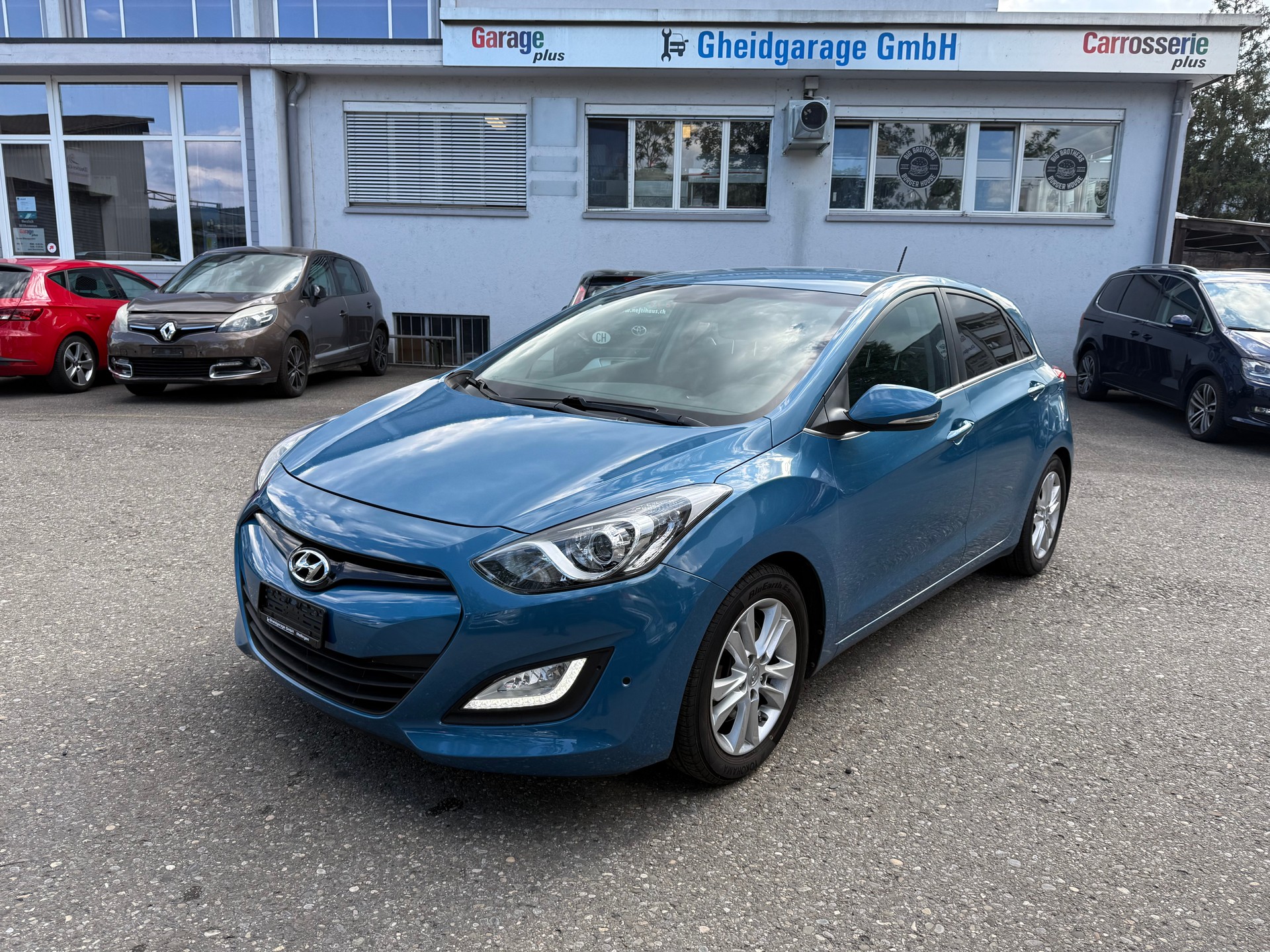 HYUNDAI i30 1.6 GDI Premium Automatic-image-0
