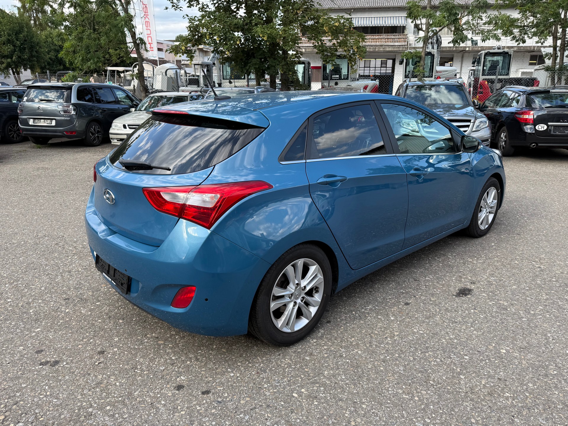 HYUNDAI i30 1.6 GDI Premium Automatic-image-2