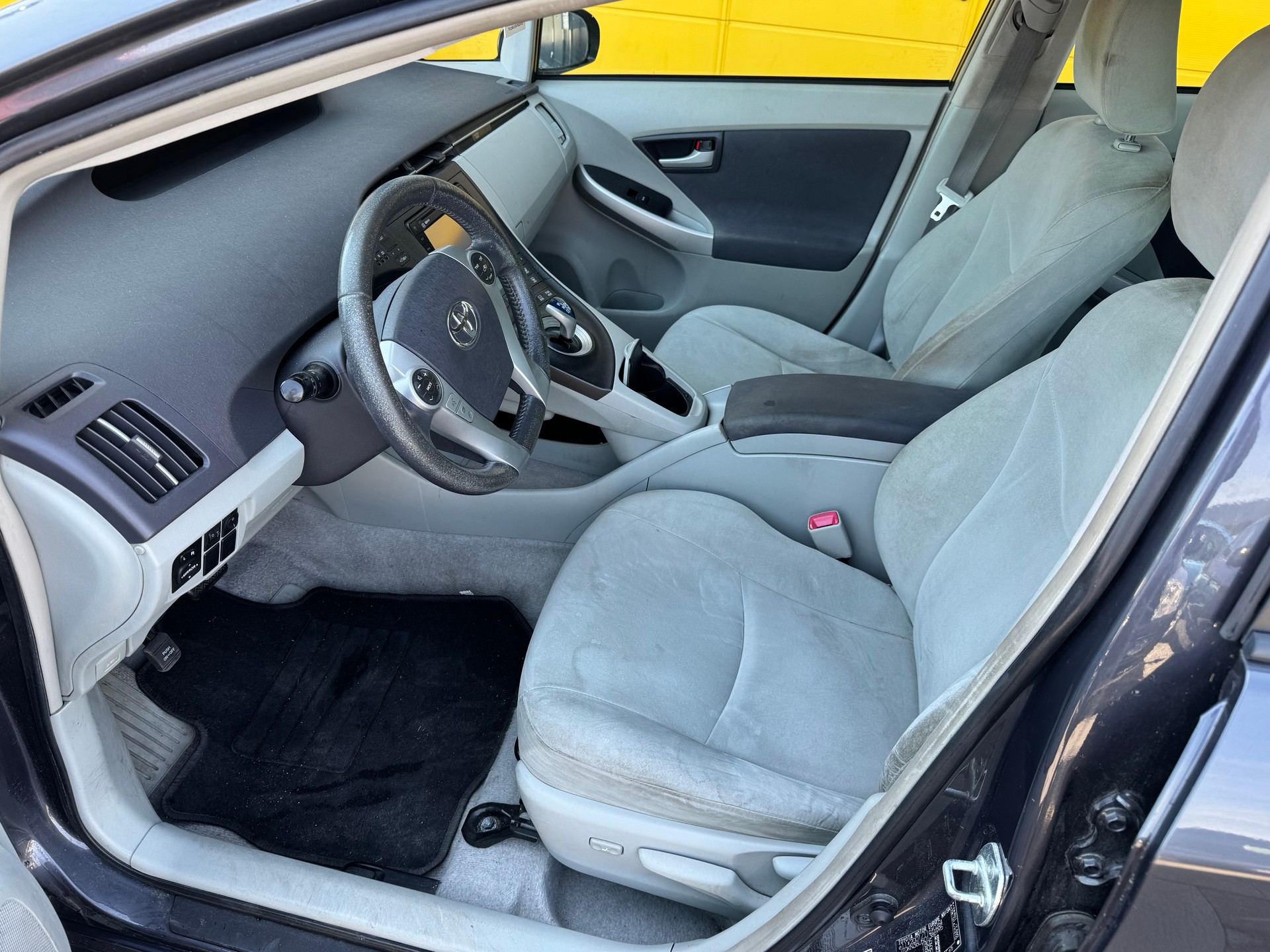TOYOTA Prius 1.8 16V HSD Luna-image-11