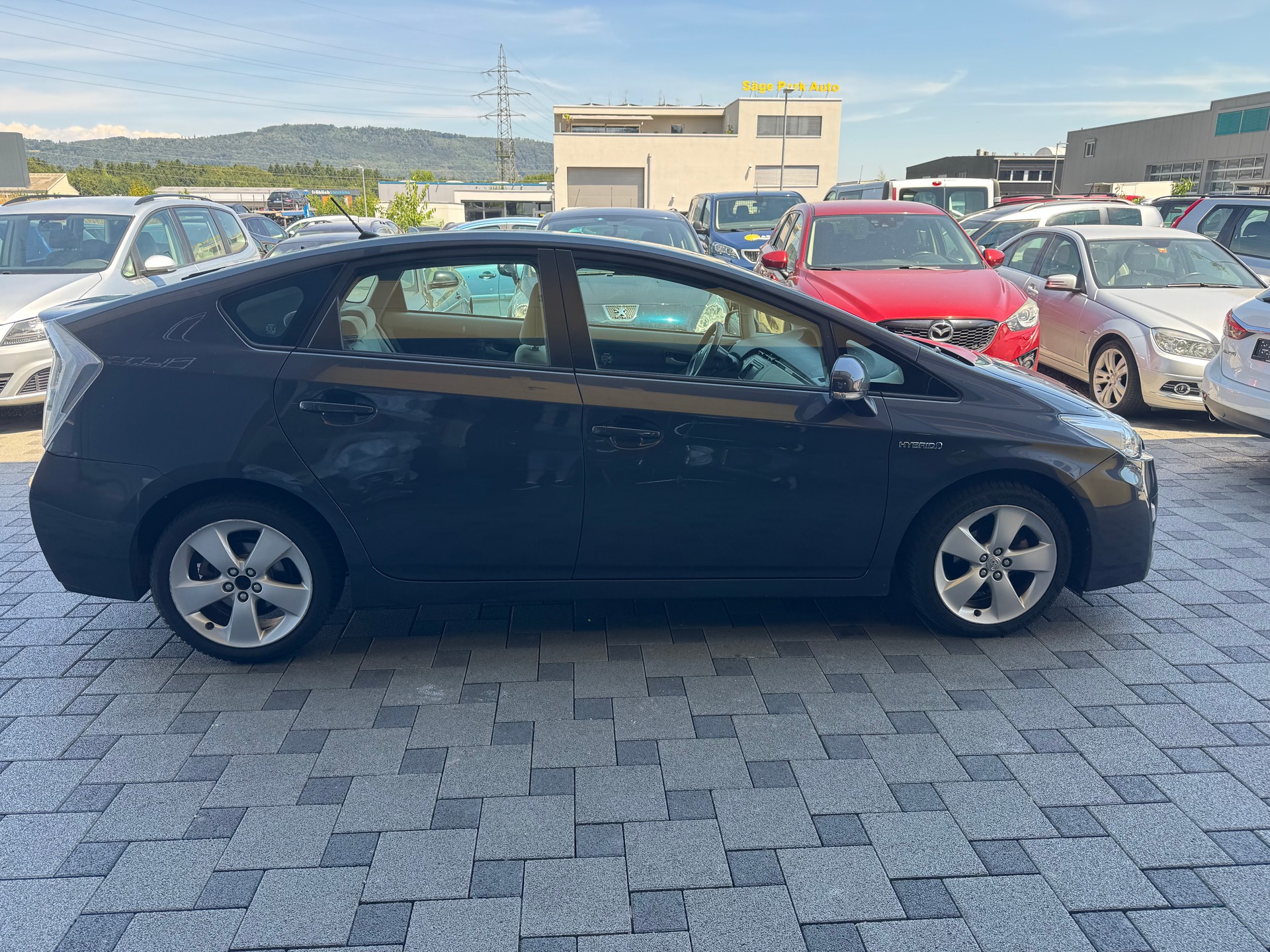 TOYOTA Prius 1.8 16V HSD Luna-image-3