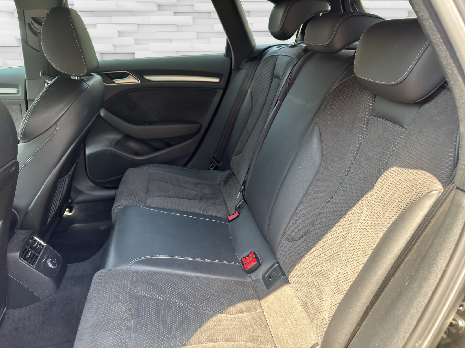 AUDI A3 Sportback 40 TFSI Sport S-tronic-image-9