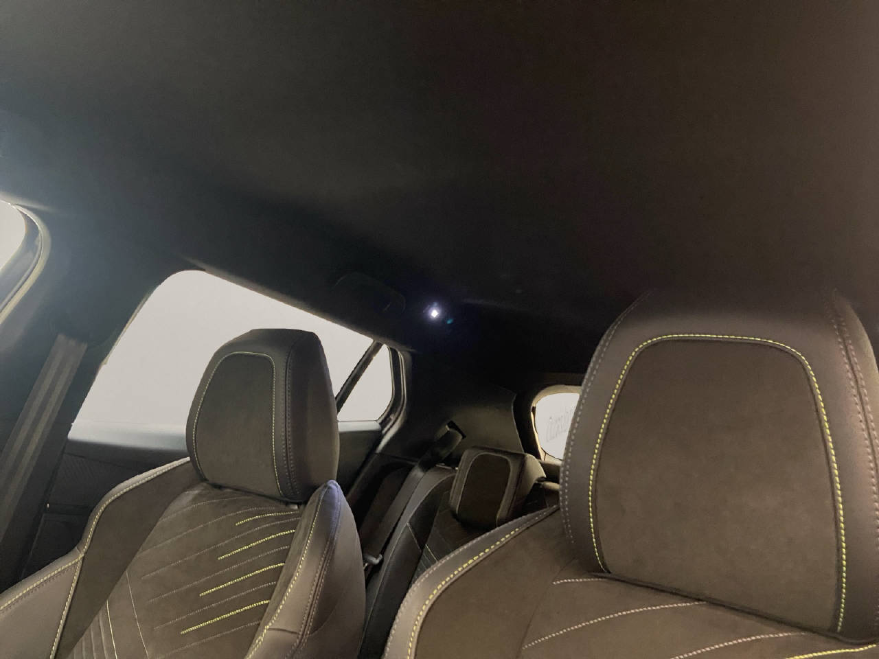 PEUGEOT 2008 1.2 PureTech 130 GT-image-12