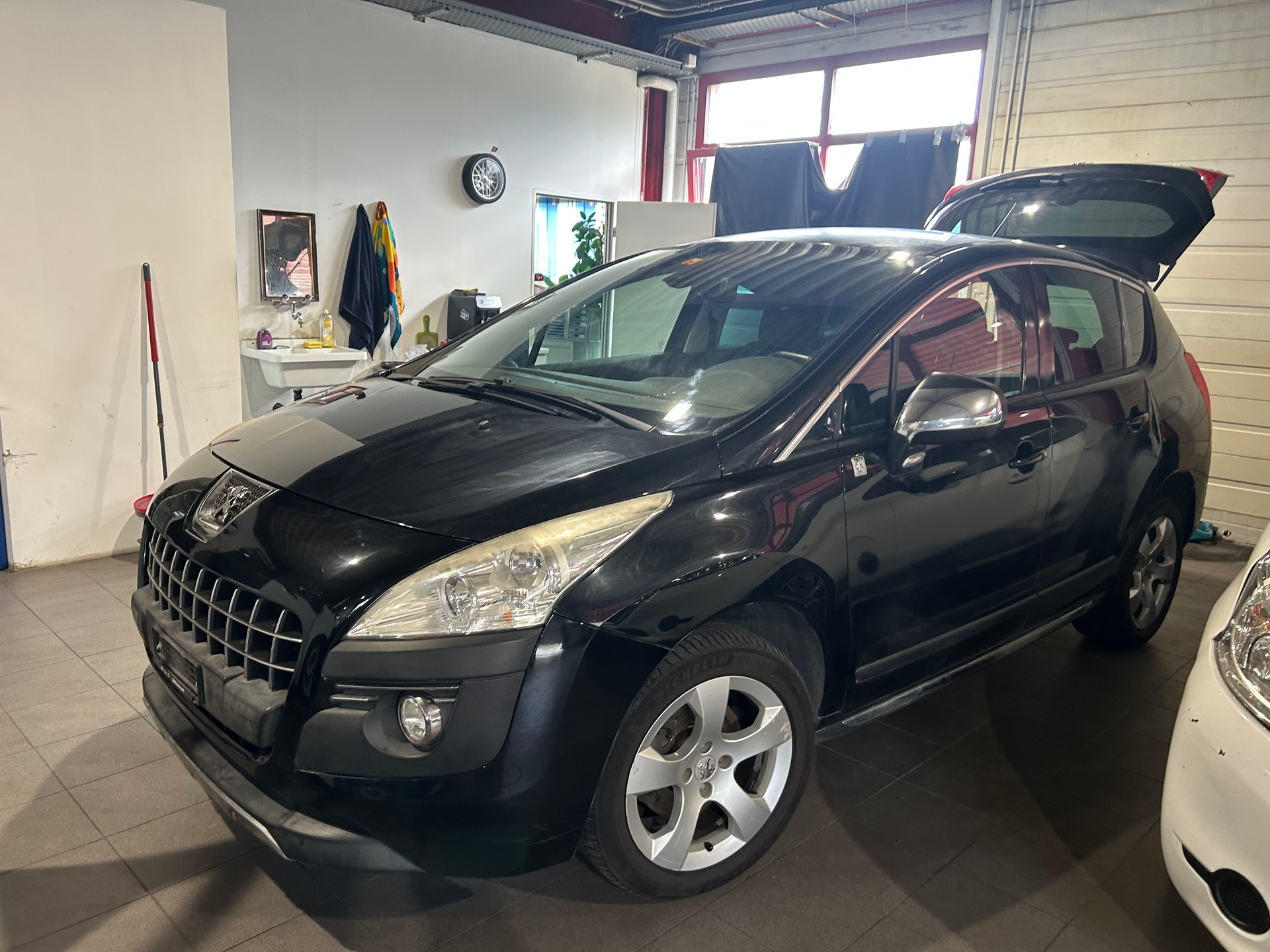 PEUGEOT 3008 1.6 16V T Allure-image-0