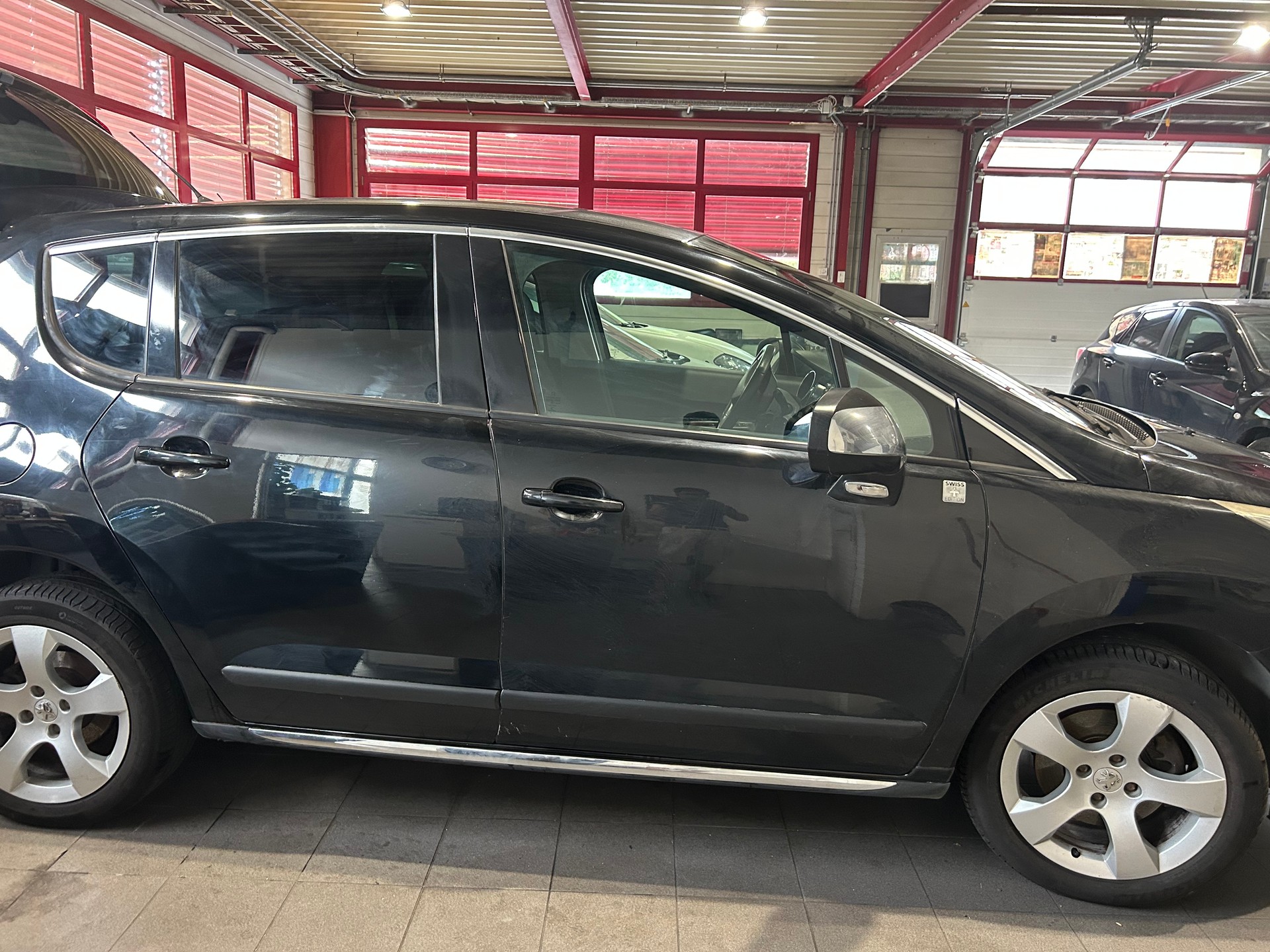 PEUGEOT 3008 1.6 16V T Allure-image-4