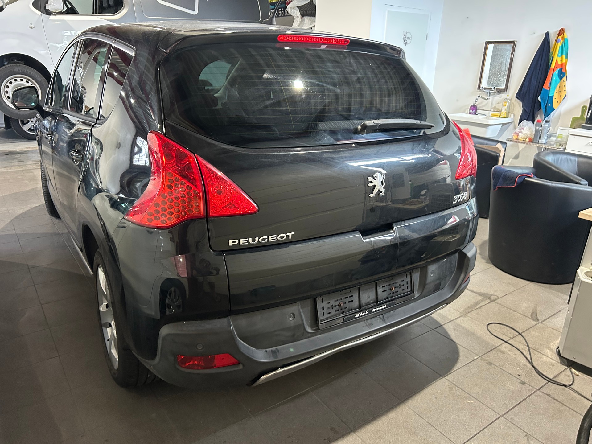 PEUGEOT 3008 1.6 16V T Allure-image-6