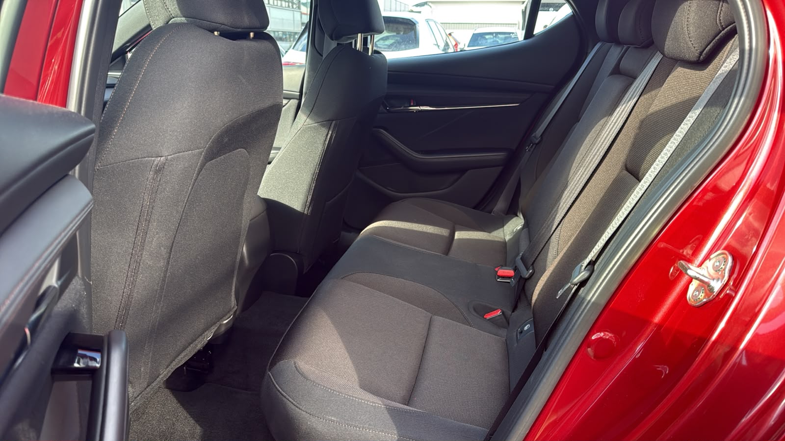 MAZDA 3 Hatchback SKYACTIV-X M Hybrid 180 Revolution-image-17