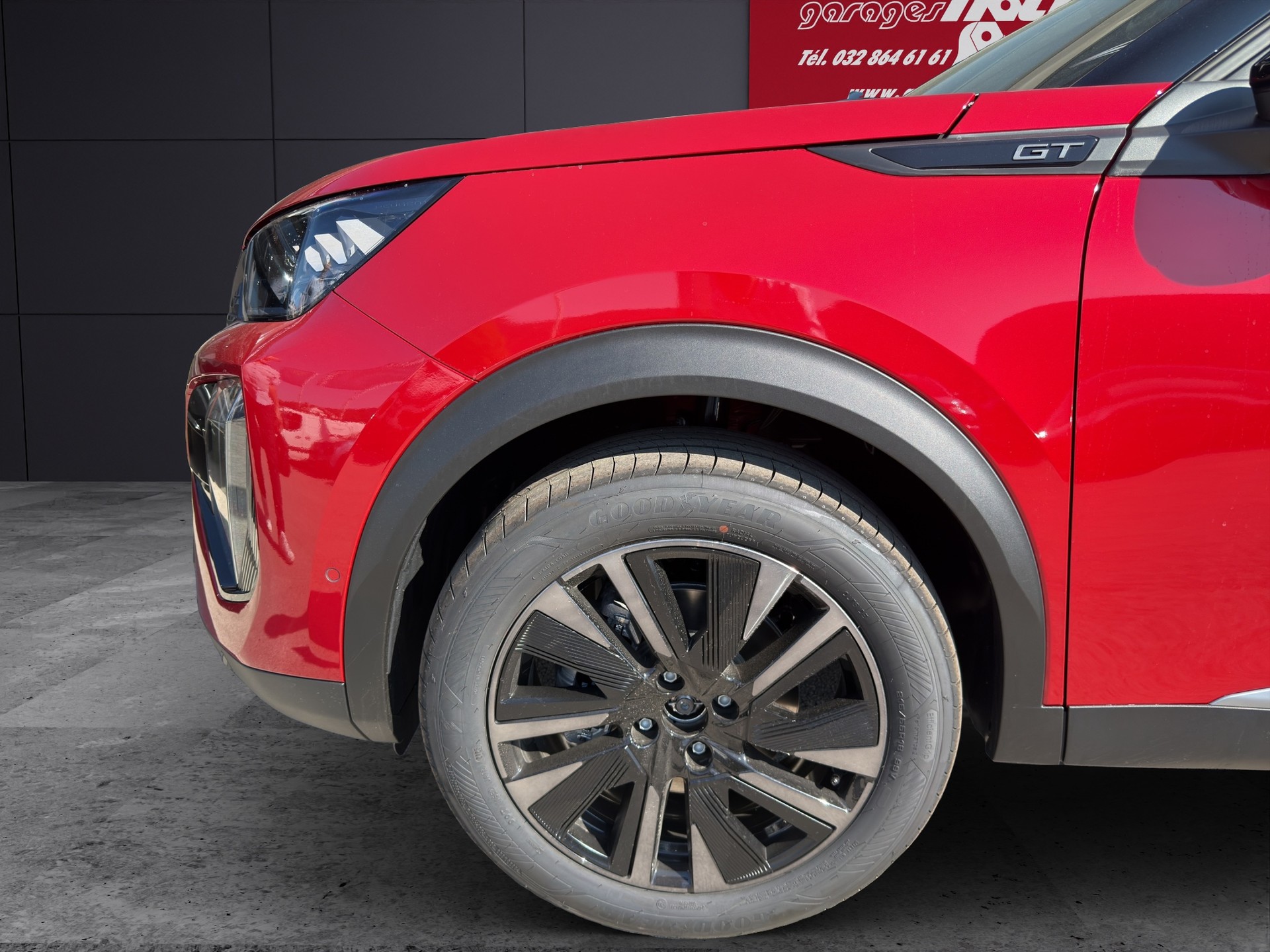 PEUGEOT 2008 1.2 MHEV GT Exclusive-image-4