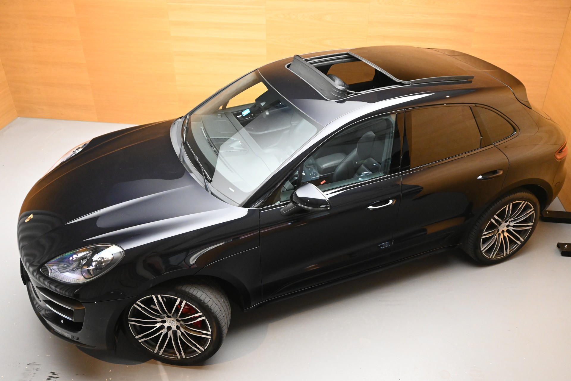 PORSCHE Macan 3.6 V6 Turbo-image-1