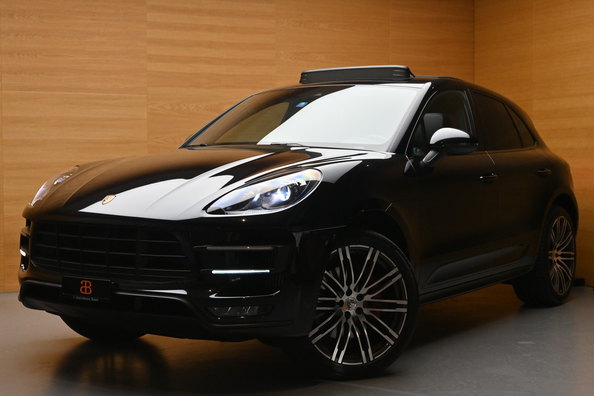 PORSCHE Macan 3.6 V6 Turbo-image-0