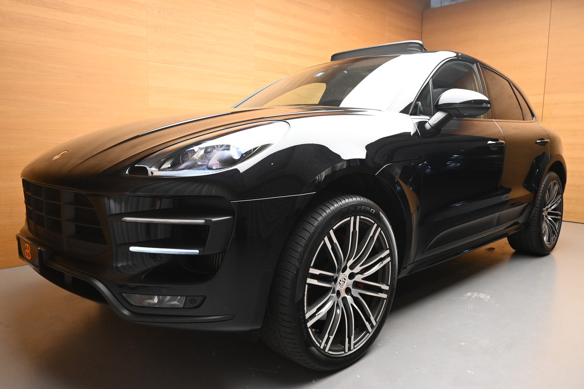 PORSCHE Macan 3.6 V6 Turbo-image-2
