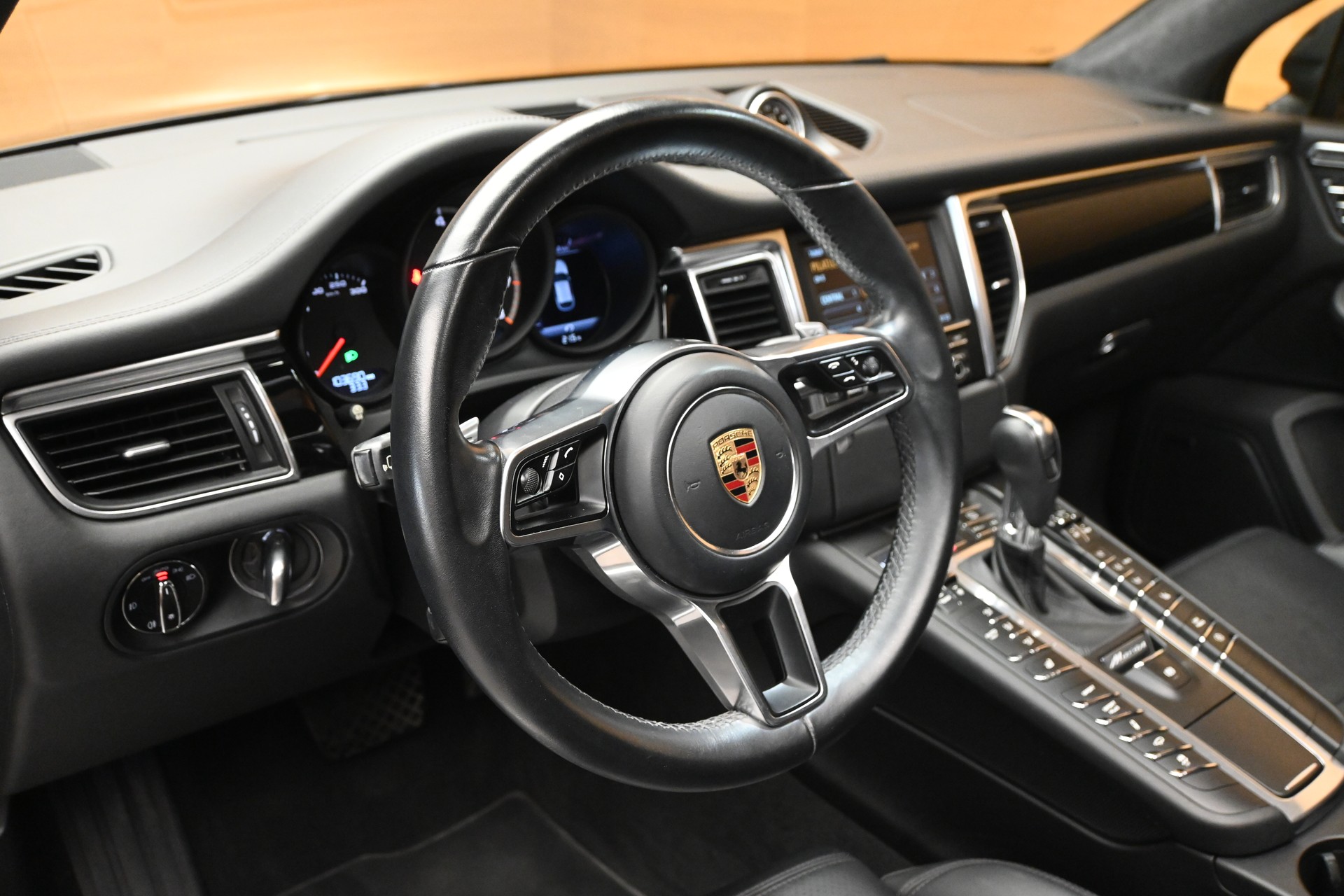 PORSCHE Macan 3.6 V6 Turbo-image-7