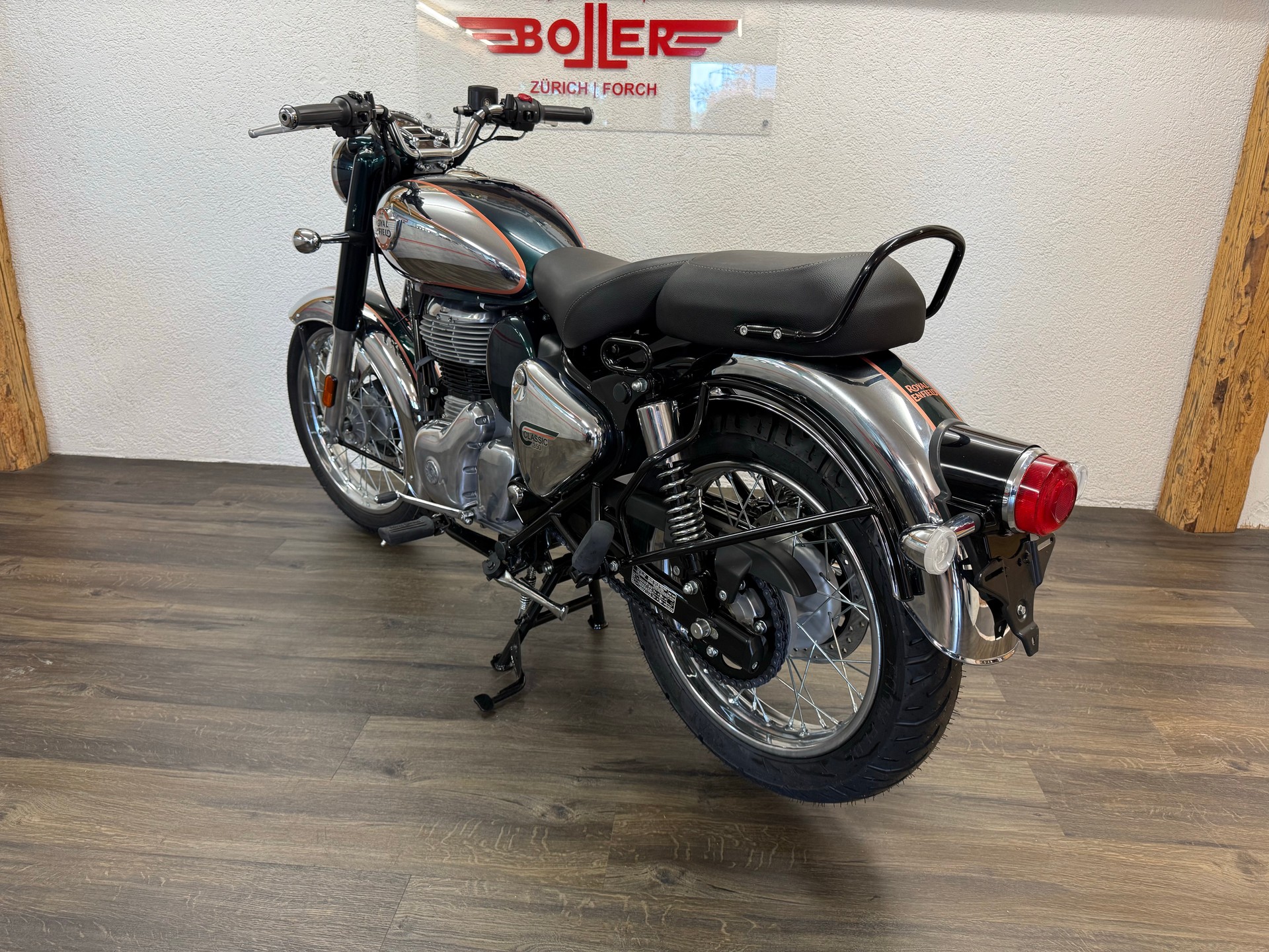 ROYAL ENFIELD Classic 350 Base-showroom-element-3