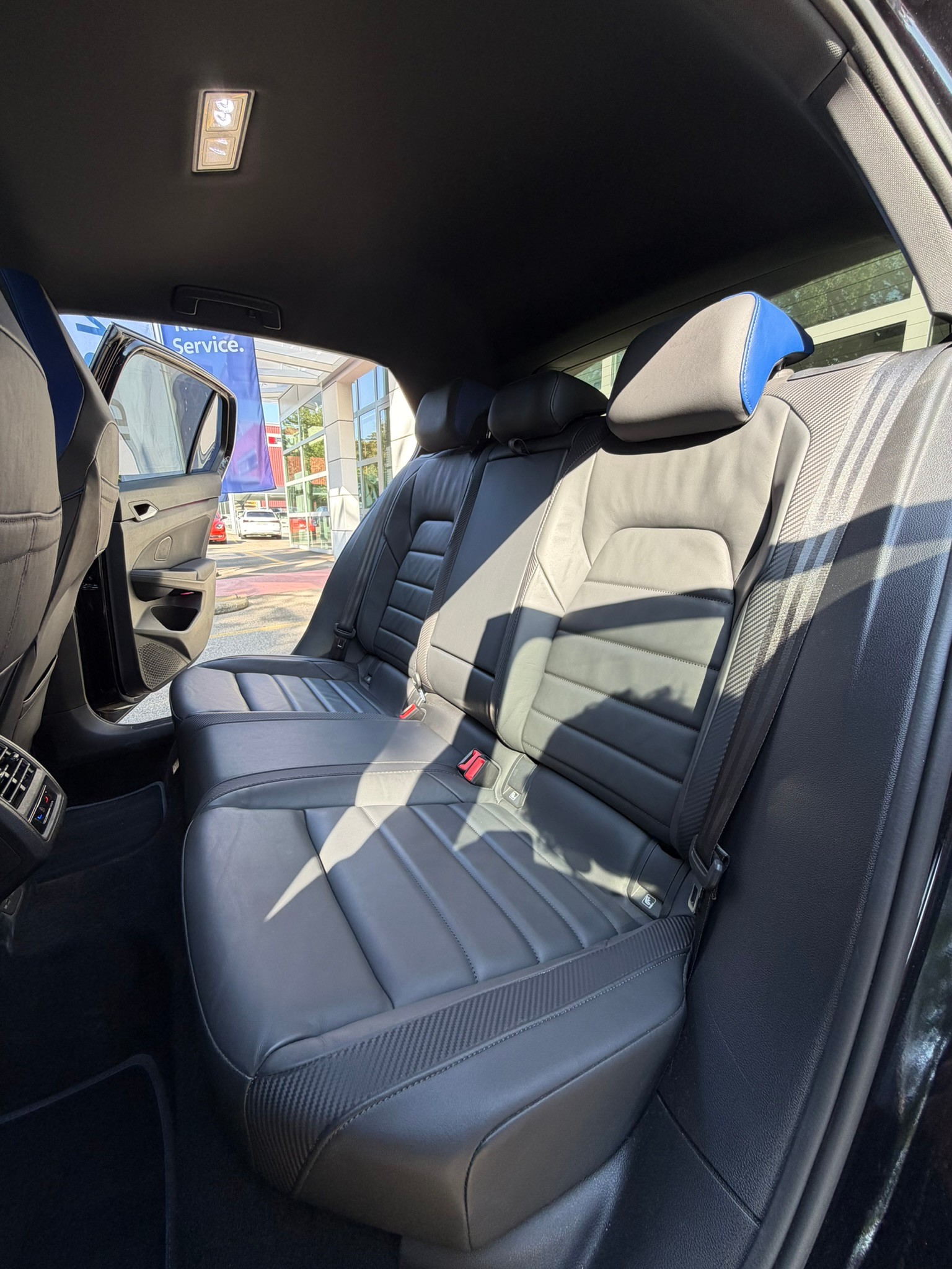 VW Golf 2.0 TSI R DSG 4Motion R Performance-image-11