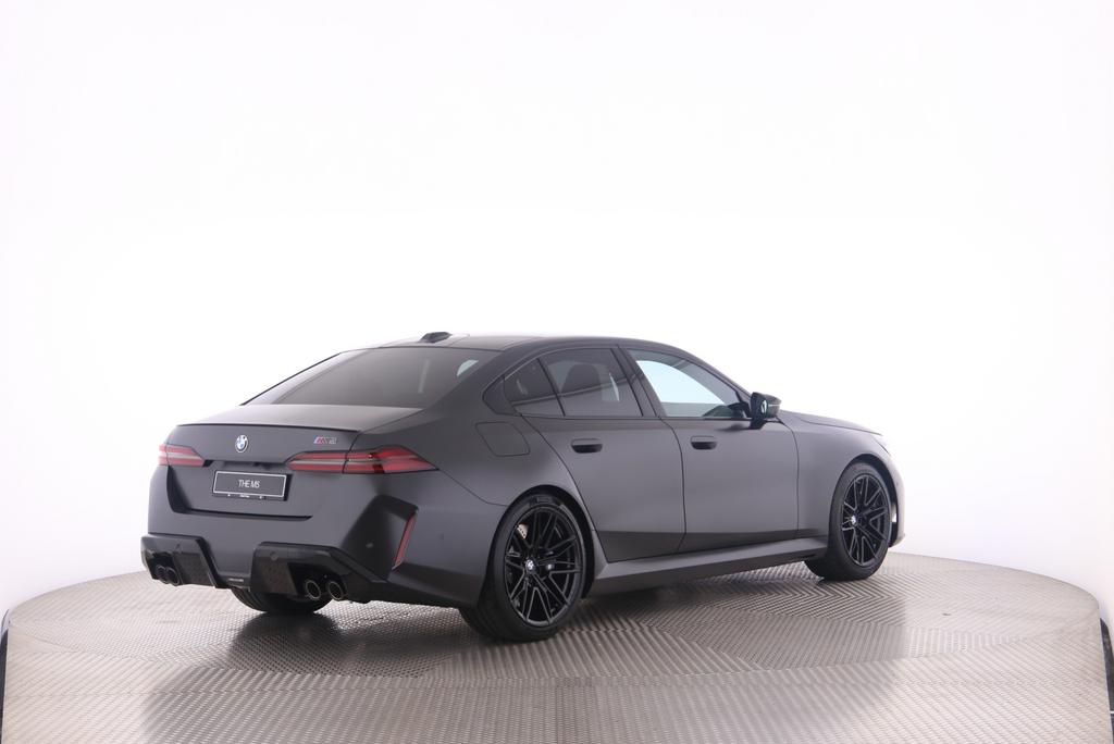 BMW M5 xDrive-image-14