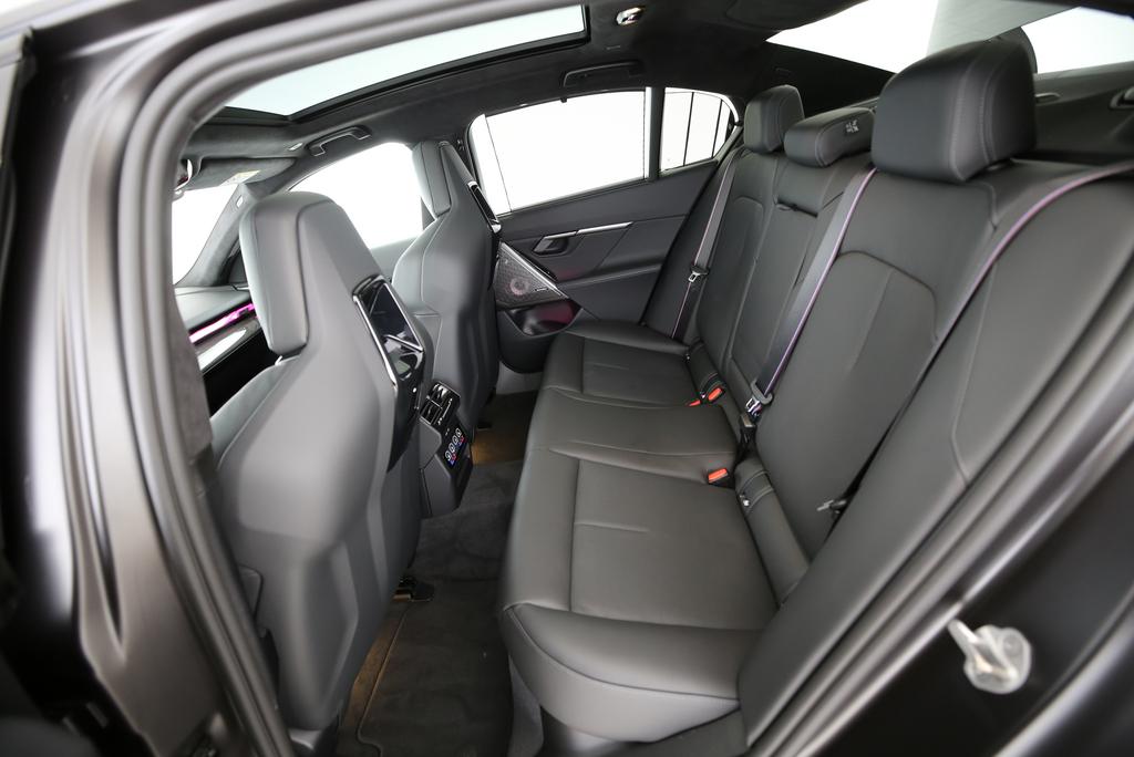 BMW M5 xDrive-image-9