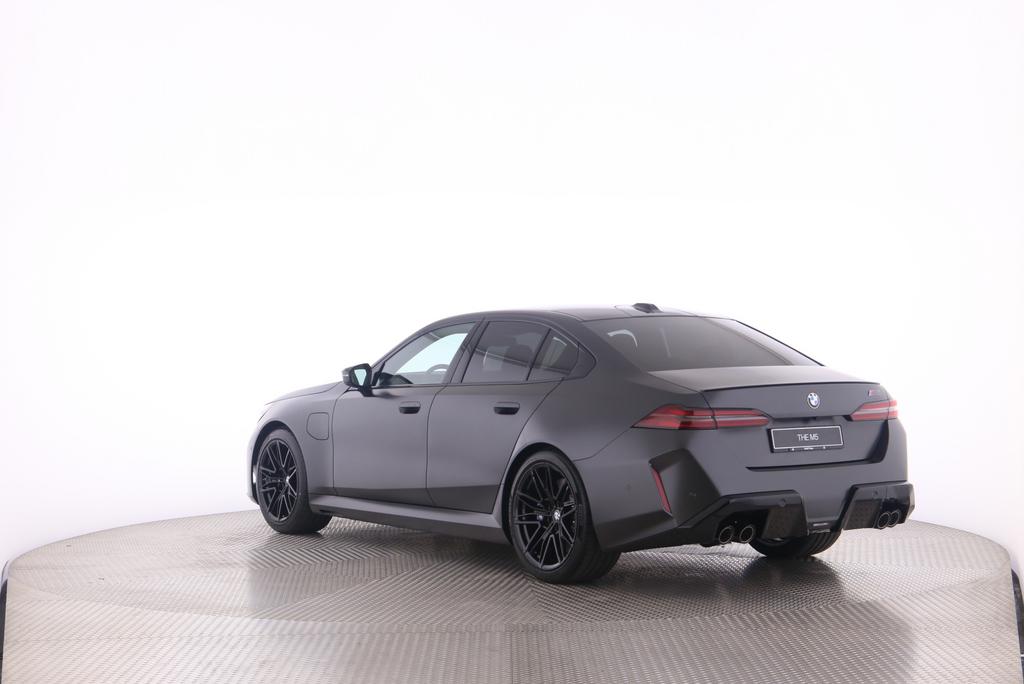 BMW M5 xDrive-image-5