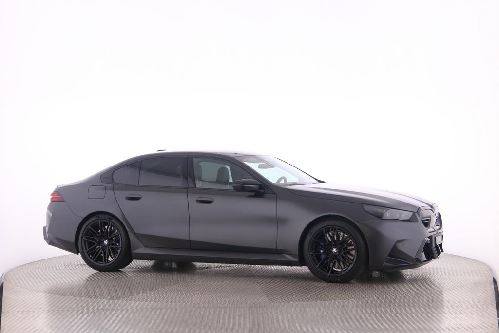 BMW M5 xDrive-image-17