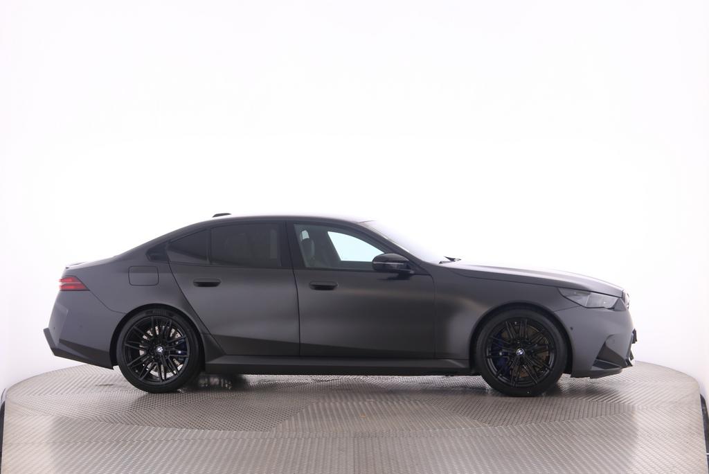 BMW M5 xDrive-image-16