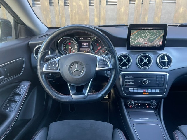 MERCEDES-BENZ CLA 200 AMG Line 7G-DCT-image-21