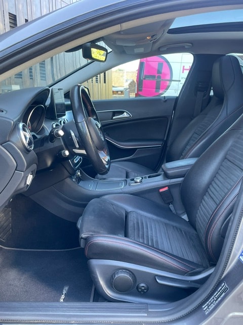 MERCEDES-BENZ CLA 200 AMG Line 7G-DCT-image-18