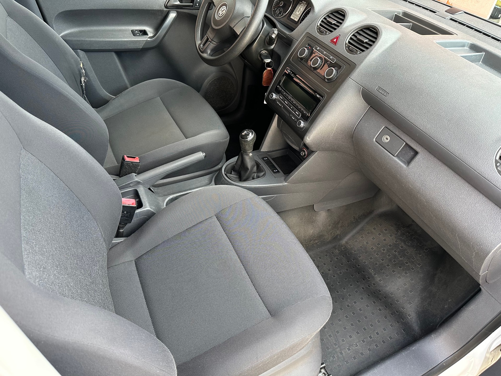 VW MAXI-image-12