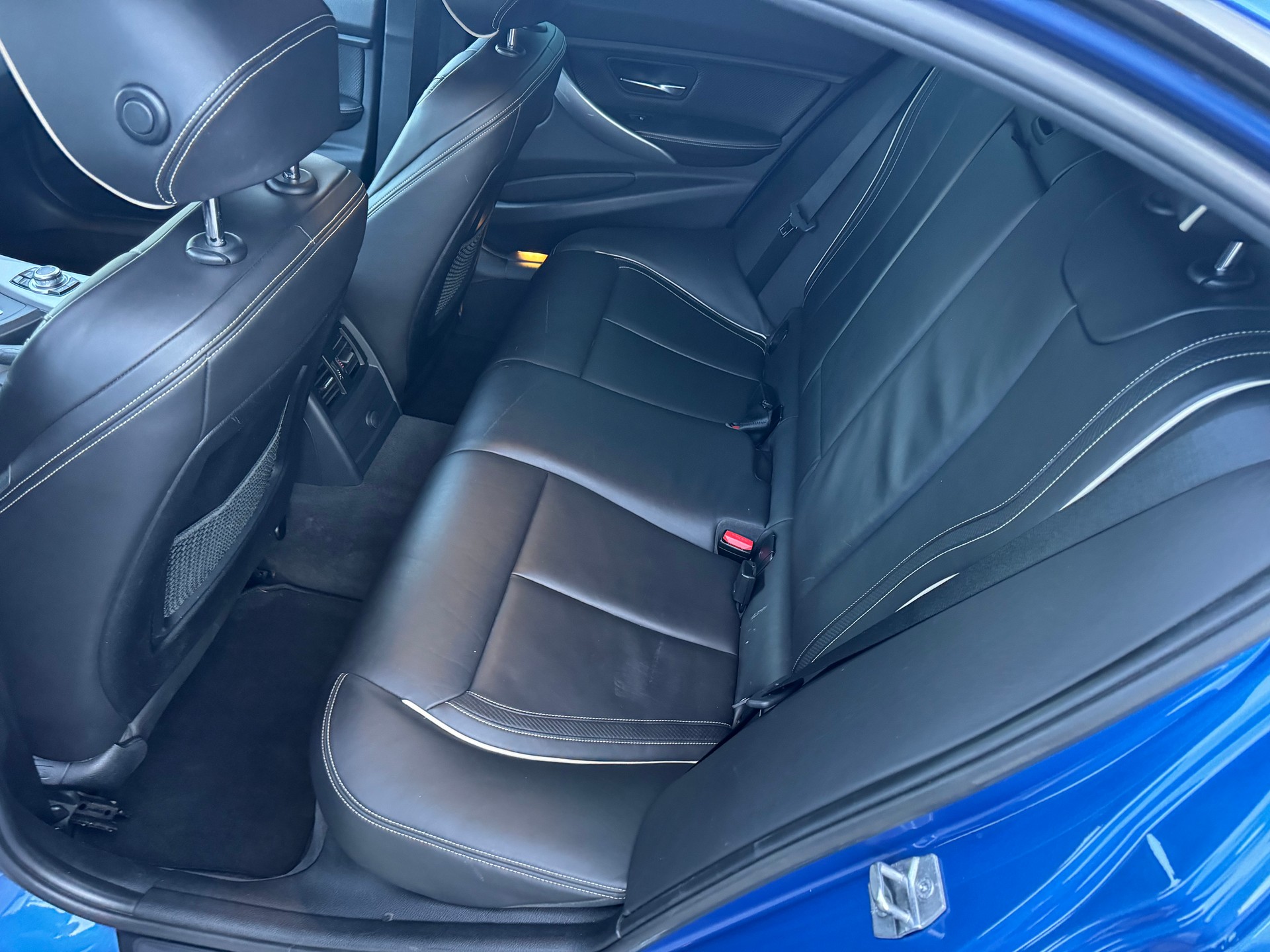 BMW 335i Modern Line Steptronic-image-12