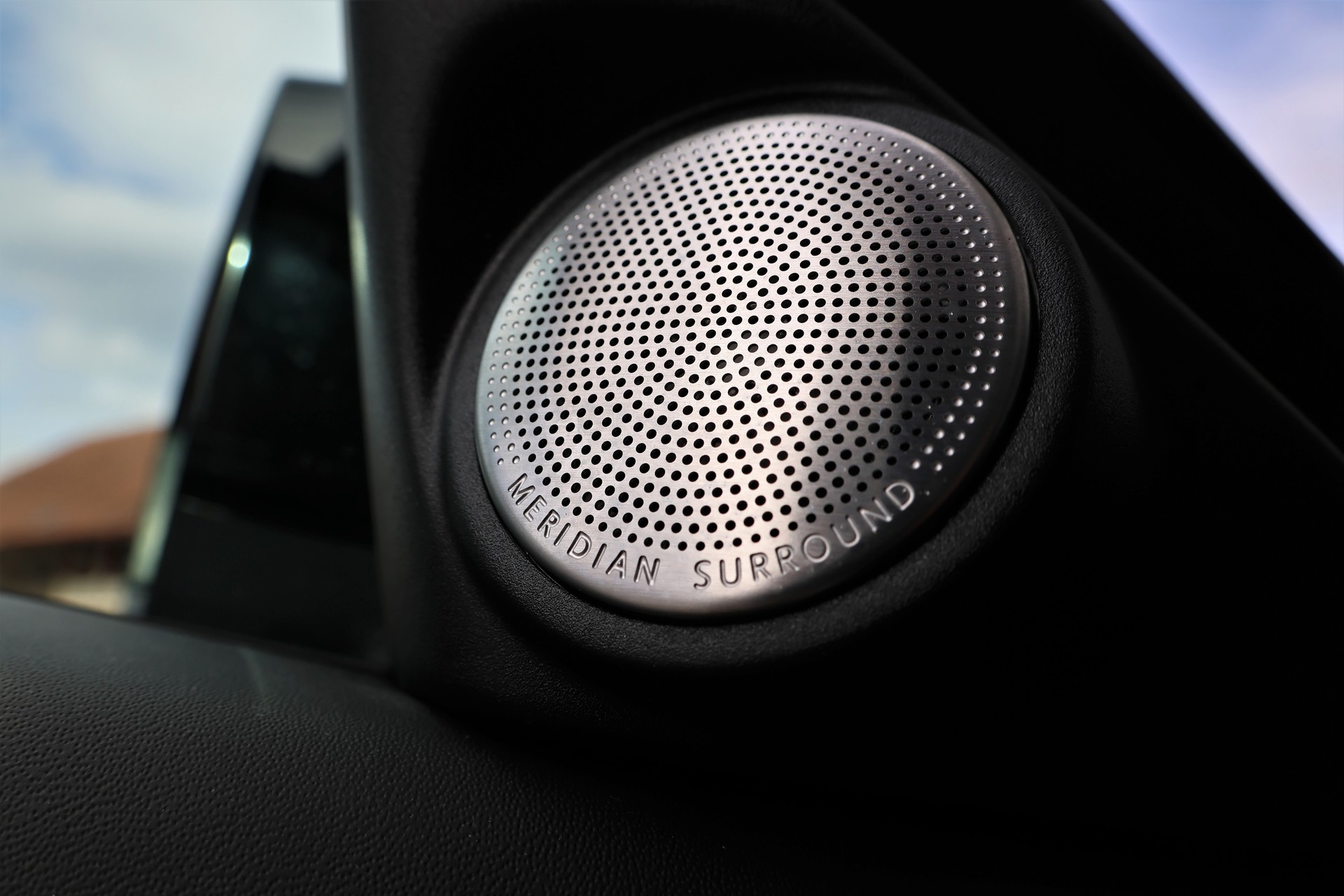 LAND ROVER Range Rover Evoque R-Dynamic P 250 AB AT9 (CH)-image-11