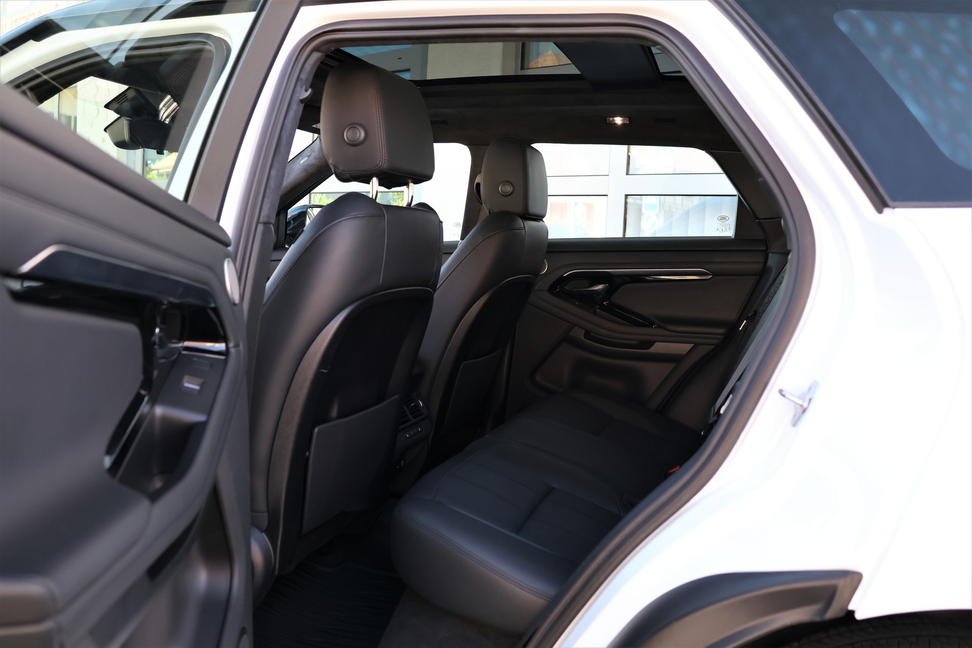 LAND ROVER Range Rover Evoque R-Dynamic P 250 AB AT9 (CH)-image-14
