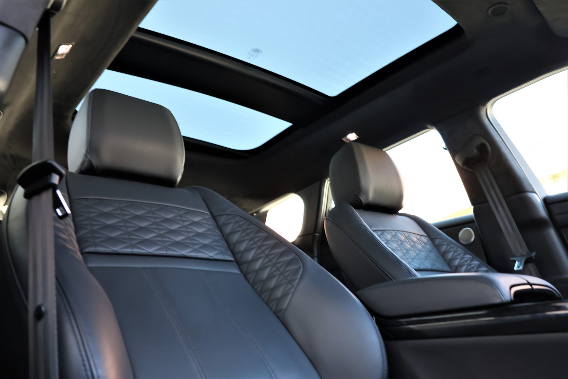 LAND ROVER Range Rover Evoque R-Dynamic P 250 AB AT9 (CH)-image-24