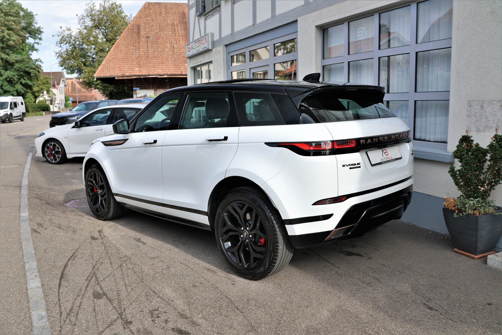 LAND ROVER Range Rover Evoque R-Dynamic P 250 AB AT9 (CH)-image-6