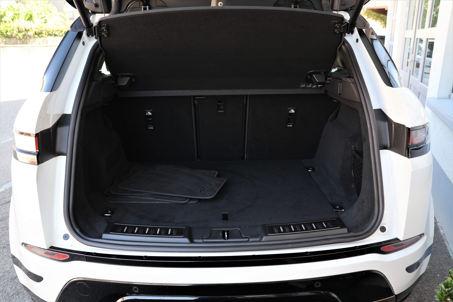 LAND ROVER Range Rover Evoque R-Dynamic P 250 AB AT9 (CH)-image-22